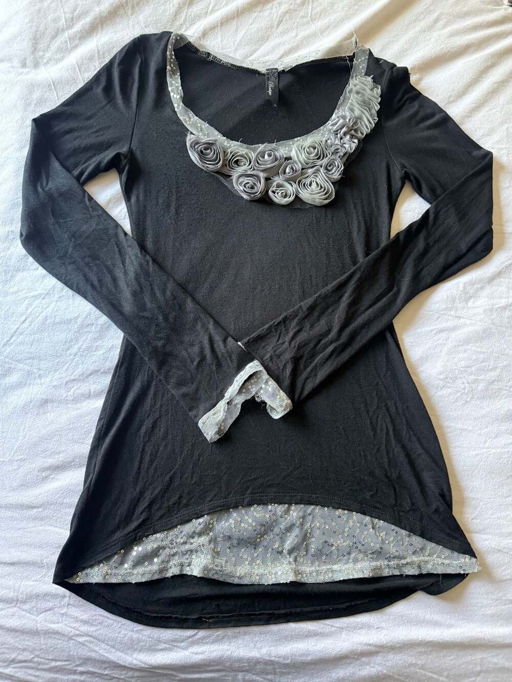 BKE Boutique Black Long Sleeve Top with Rose Applique and Sequin Accent M
